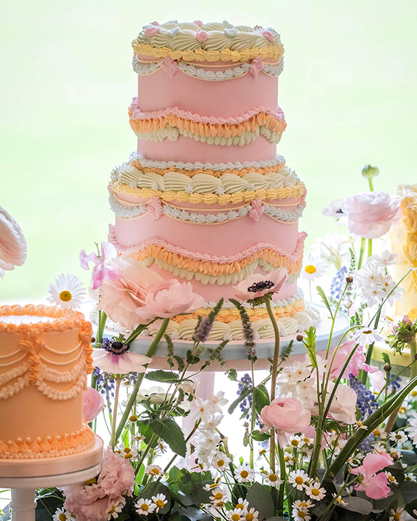 lambeth-style piped wedding cakes