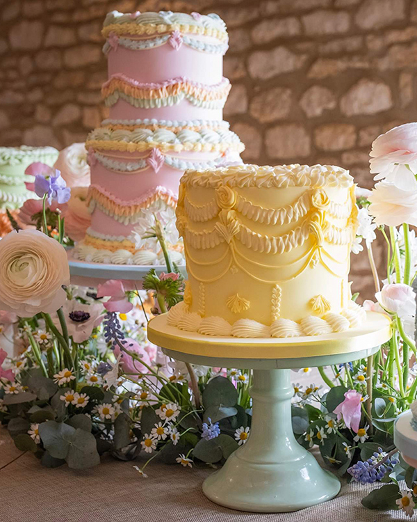 lambeth-style piped wedding cakes